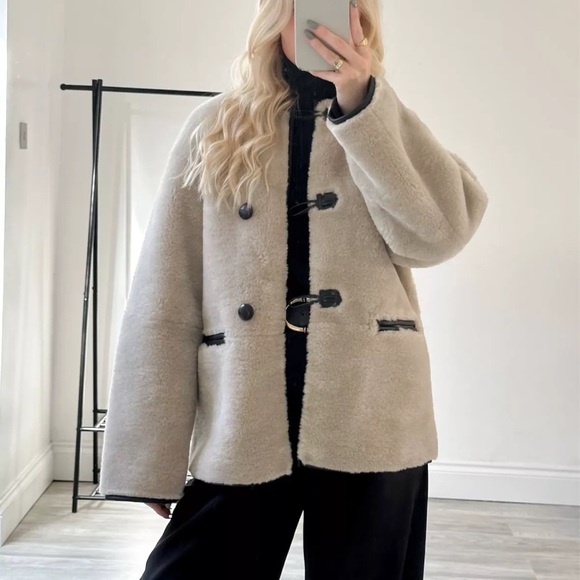 SOLD OUT VIRAL Mango Fur-effect coat with appliqués - Picture 1 of 6